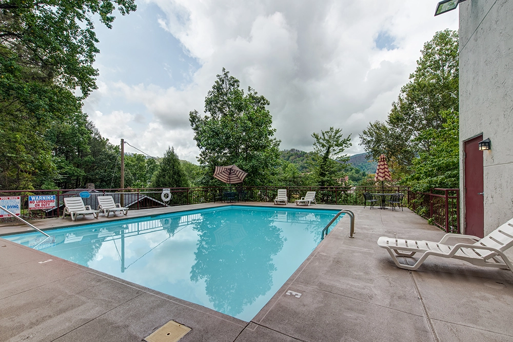 Laurel Inn pool