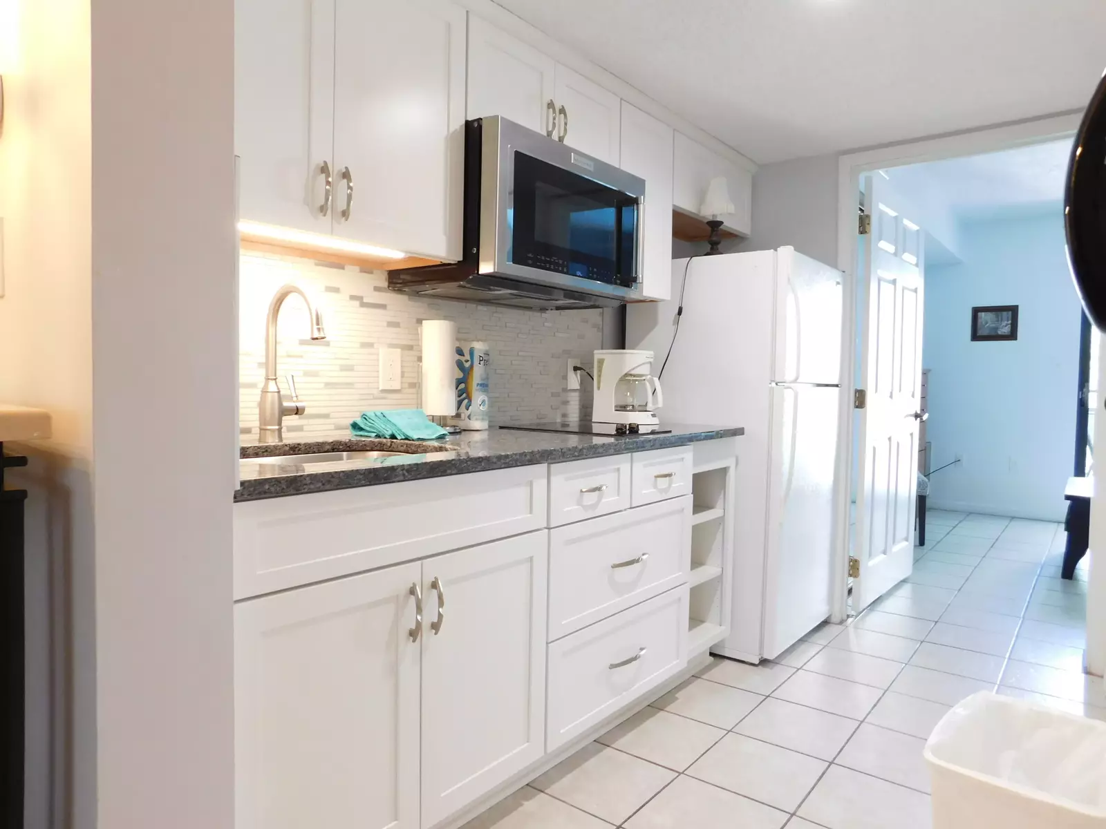 fully equipped kitchen in Gatlinburg condo